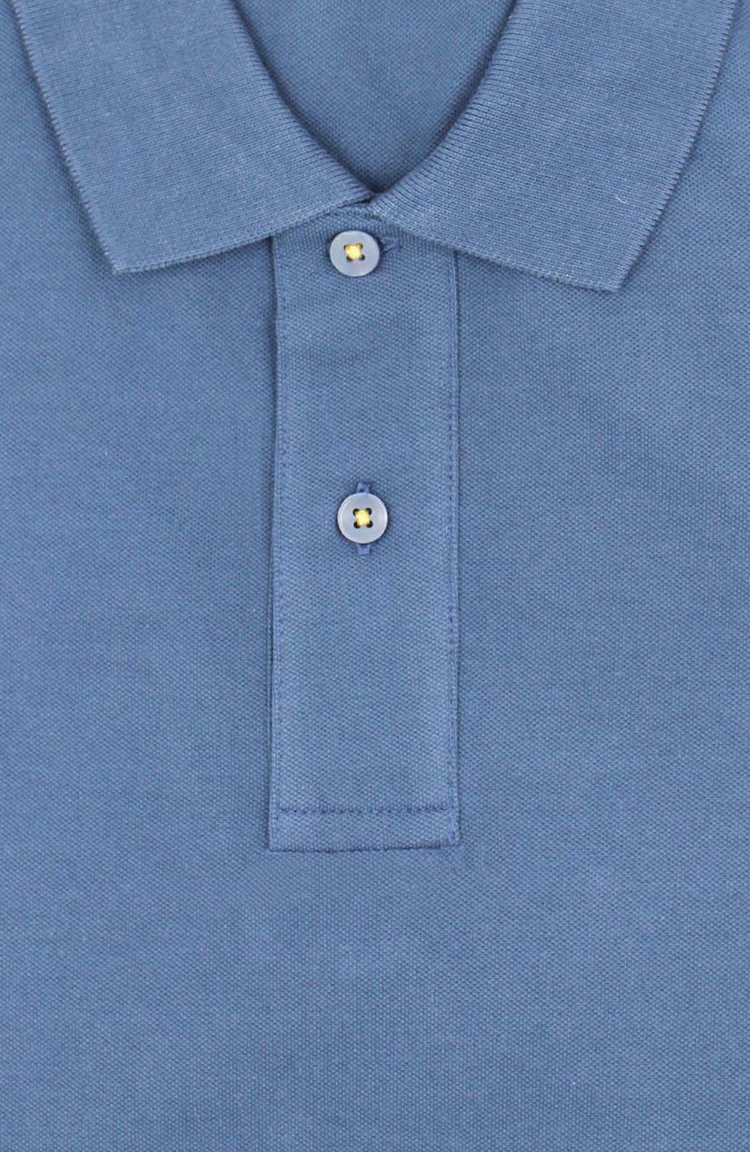 Polo uomo piquet in cotone blu chiaro particolare