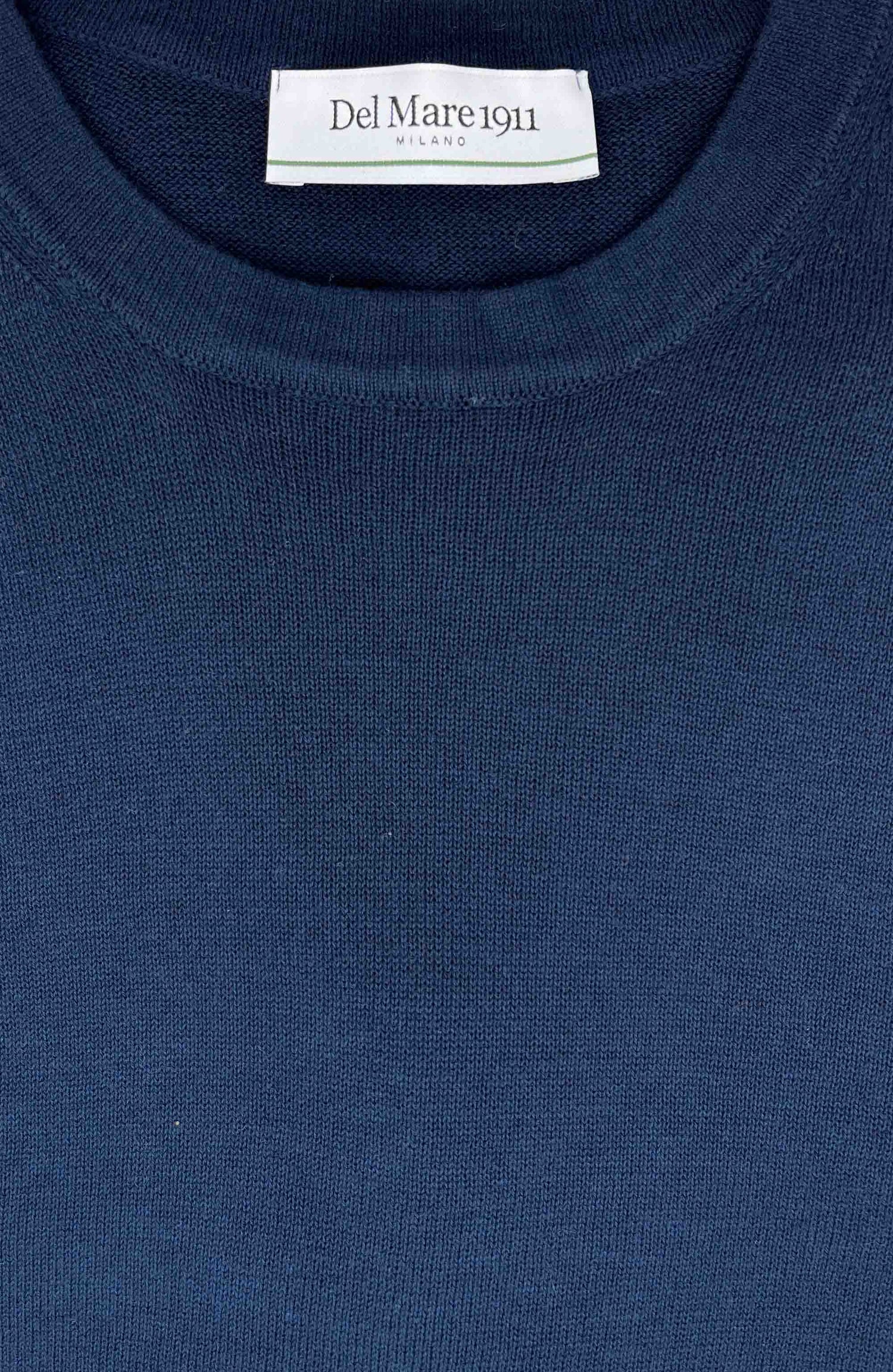 t-shirt uomo maglia in cotone blu particolare